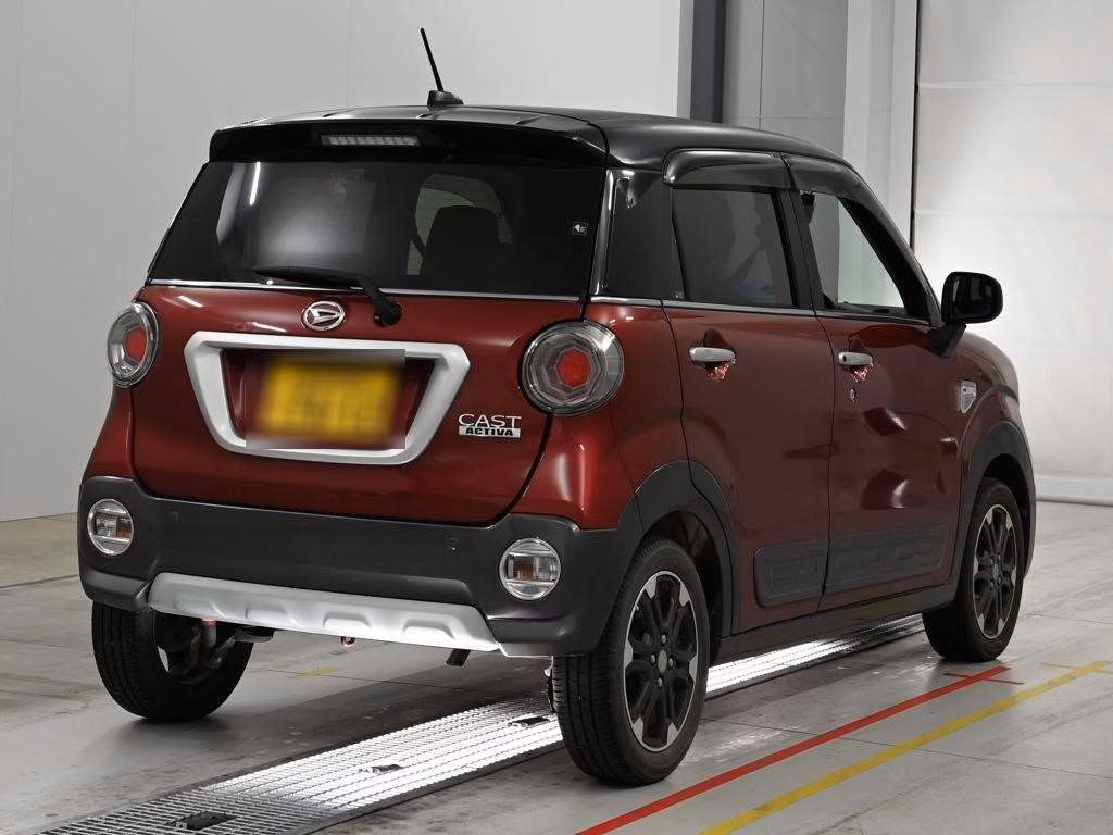 DAIHATSU CAST