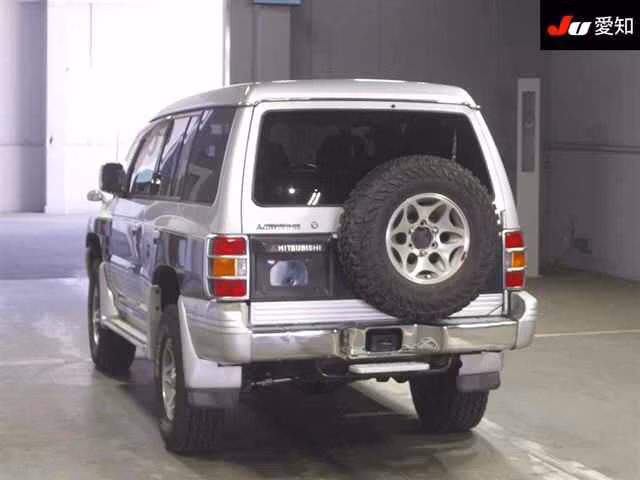 MITSUBISHI PAJERO