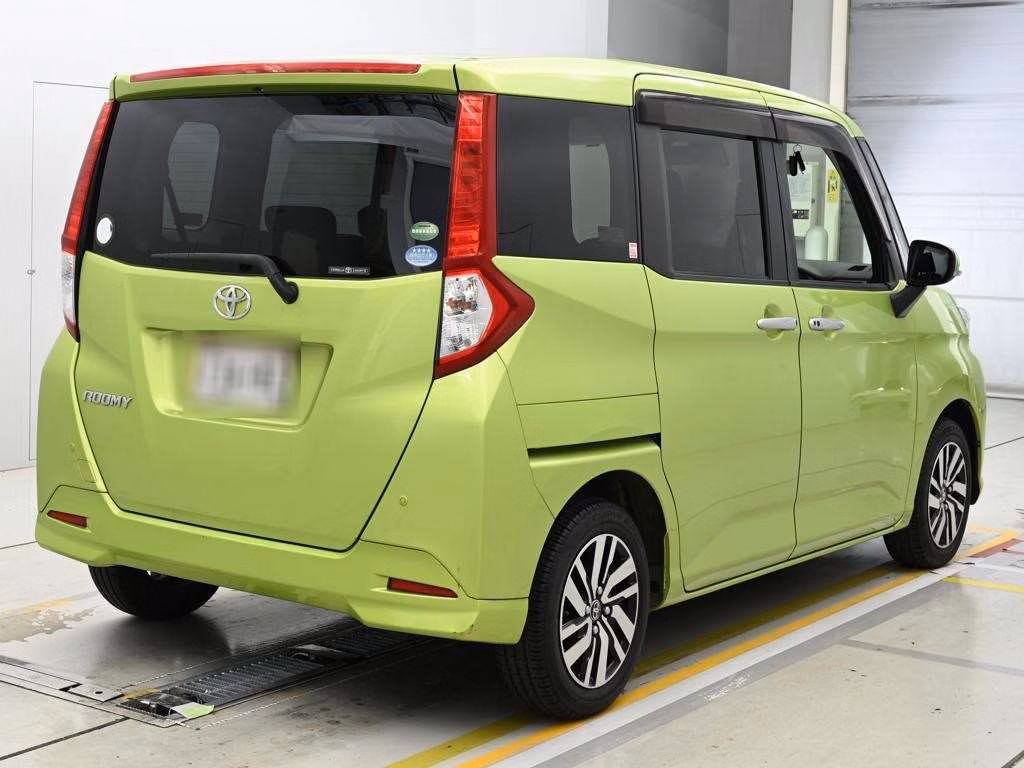 TOYOTA ROOMY