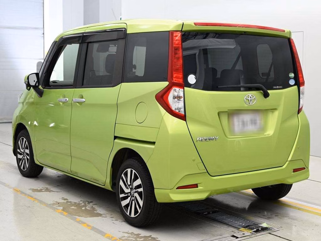 TOYOTA ROOMY