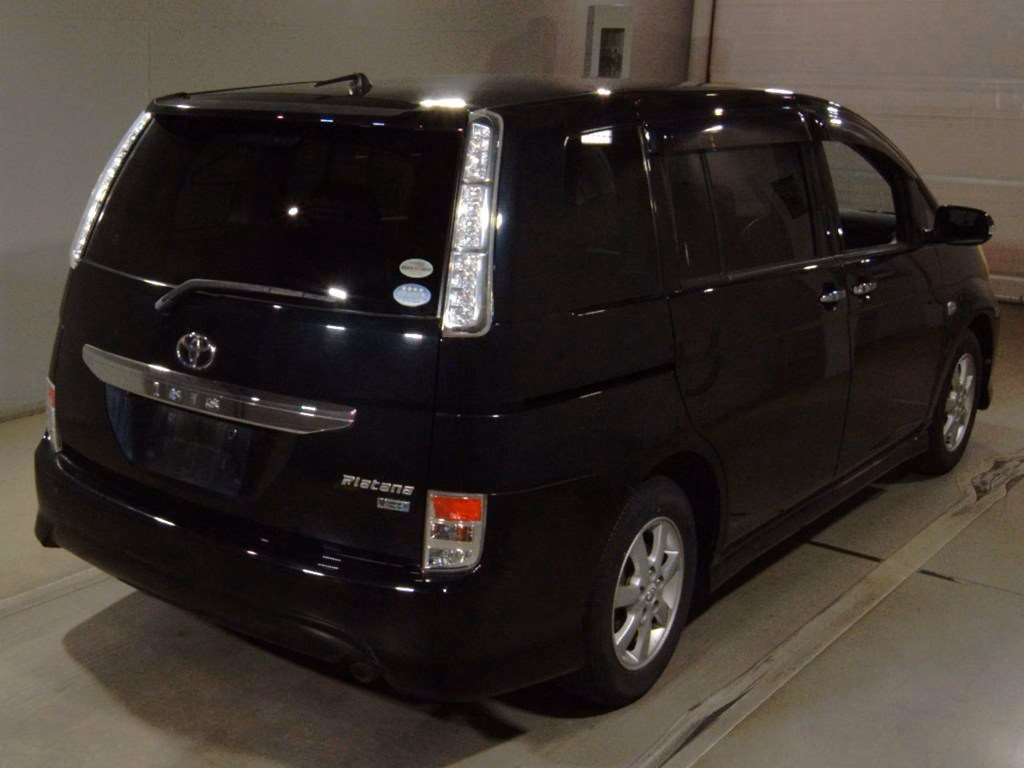 TOYOTA ISIS