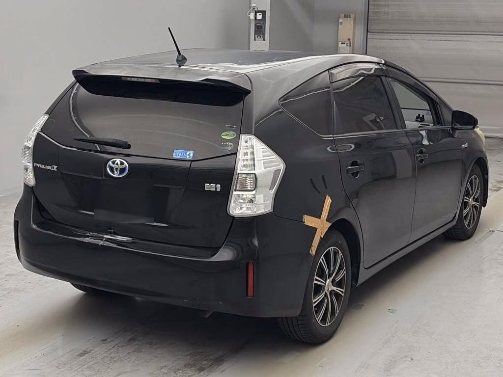TOYOTA PRIUS ALPHA
