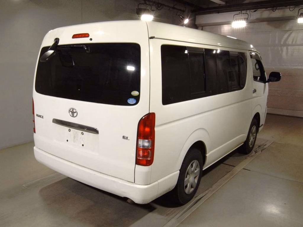 TOYOTA HIACE