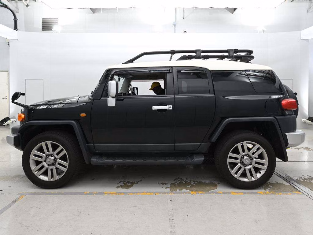 TOYOTA FJ CRUISER