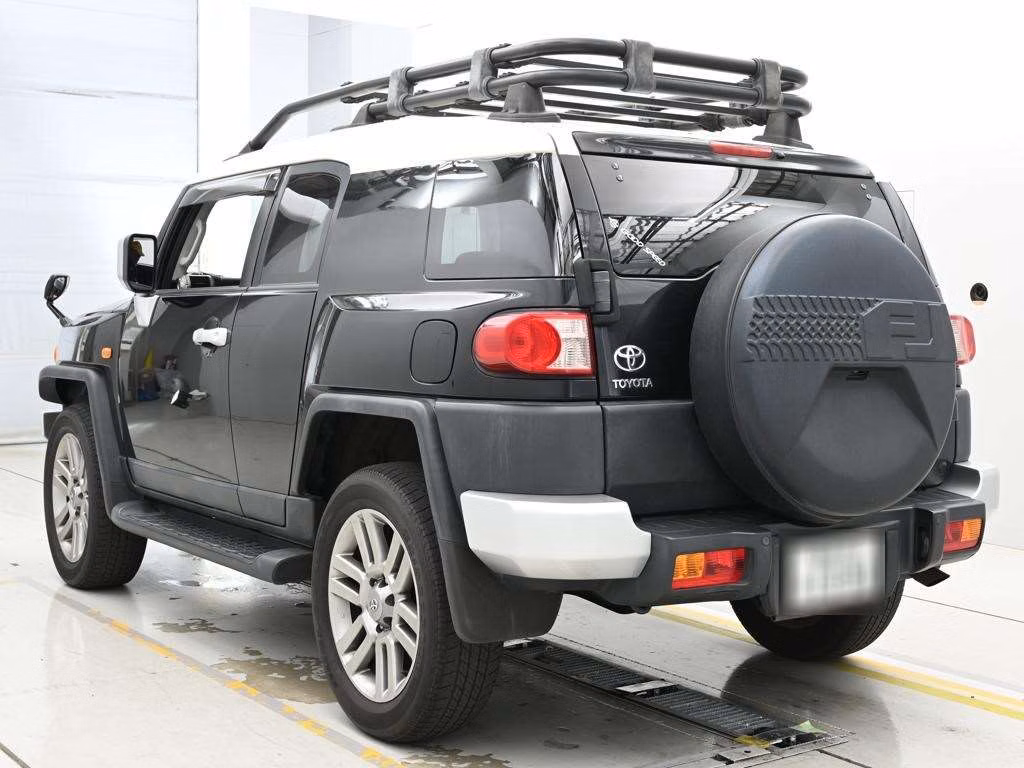 TOYOTA FJ CRUISER