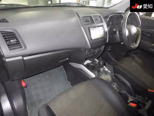 MITSUBISHI RVR