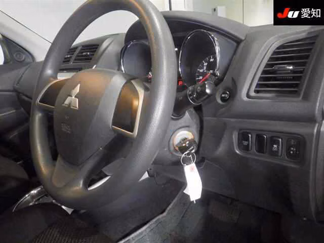 MITSUBISHI RVR