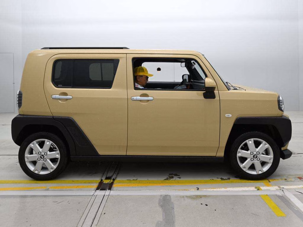 DAIHATSU TAFT