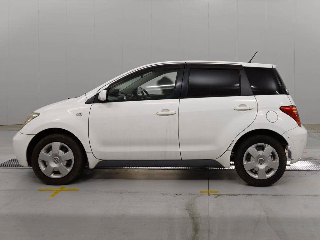 TOYOTA IST