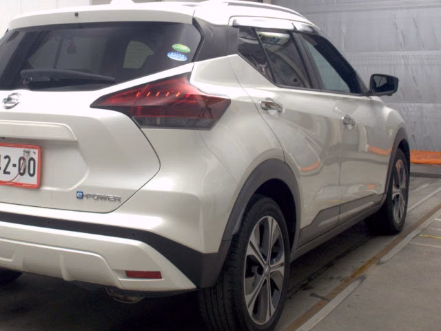 NISSAN KICKS