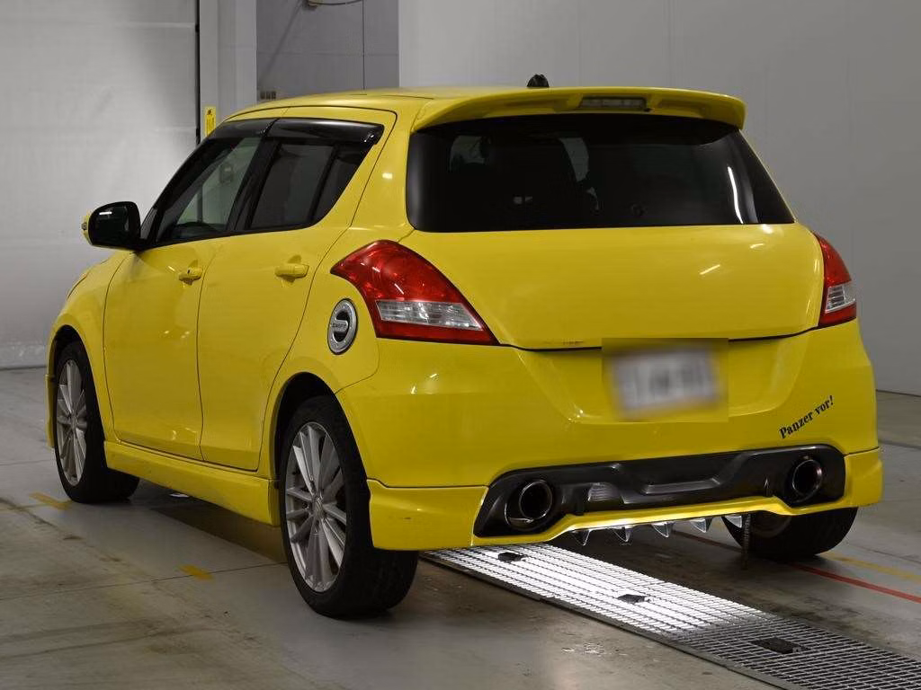 SUZUKI SWIFT