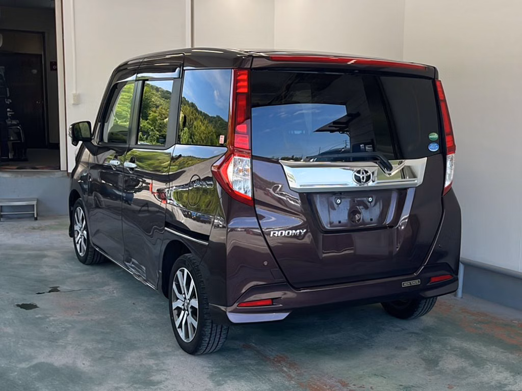 TOYOTA ROOMY