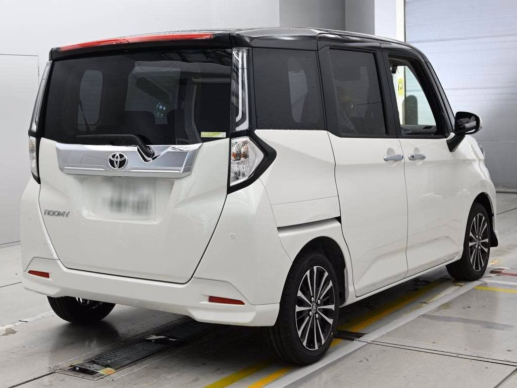 TOYOTA ROOMY