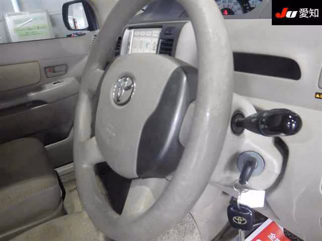 TOYOTA RAUM