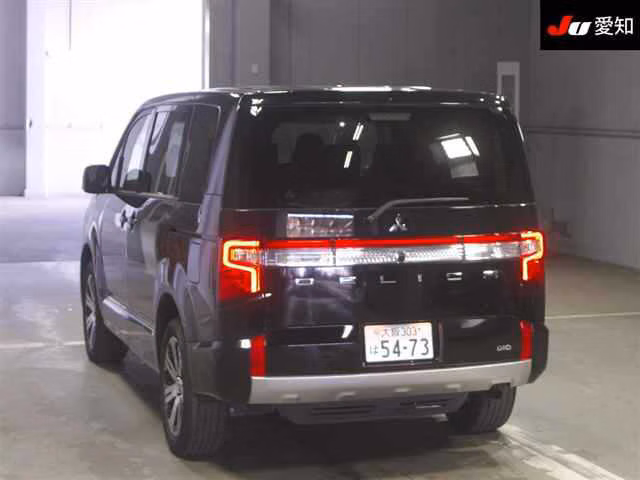 MITSUBISHI DELICA D:5