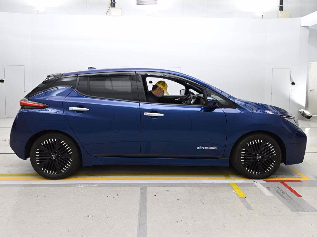 NISSAN LEAF