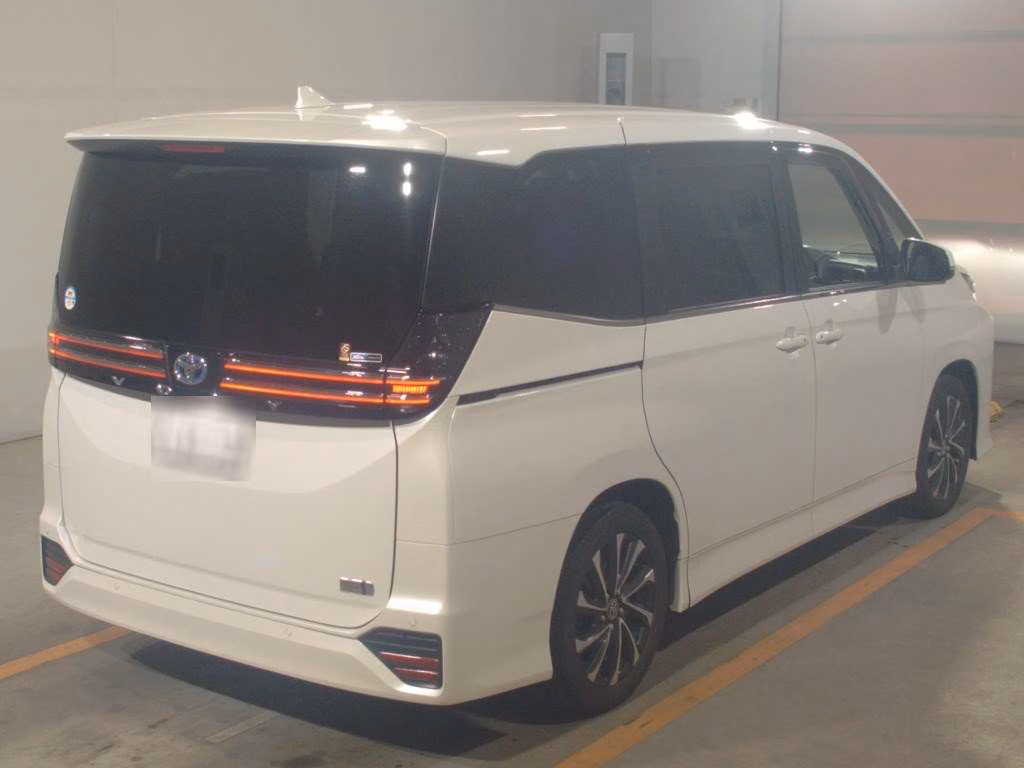 TOYOTA VOXY