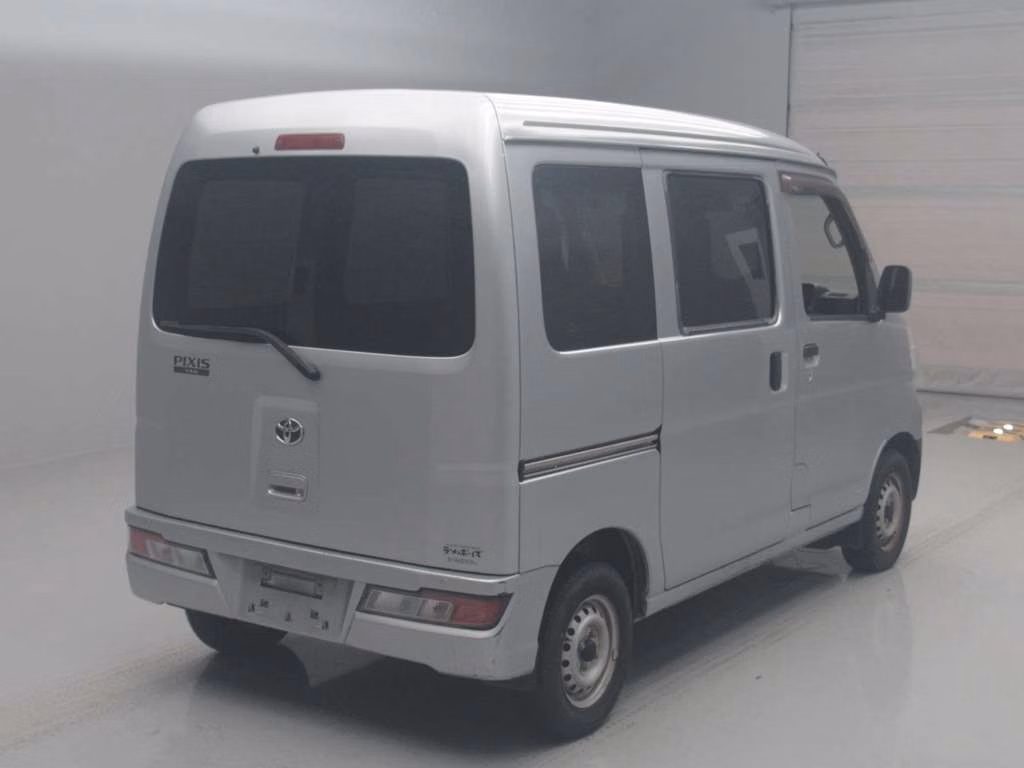 TOYOTA PIXIS VAN