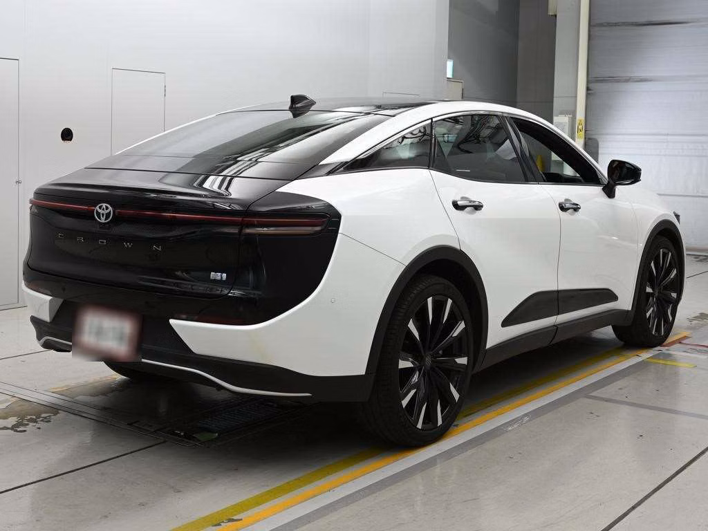 TOYOTA CROWN