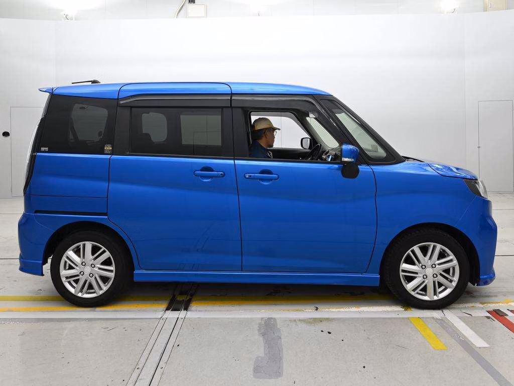 MITSUBISHI DELICA D:2