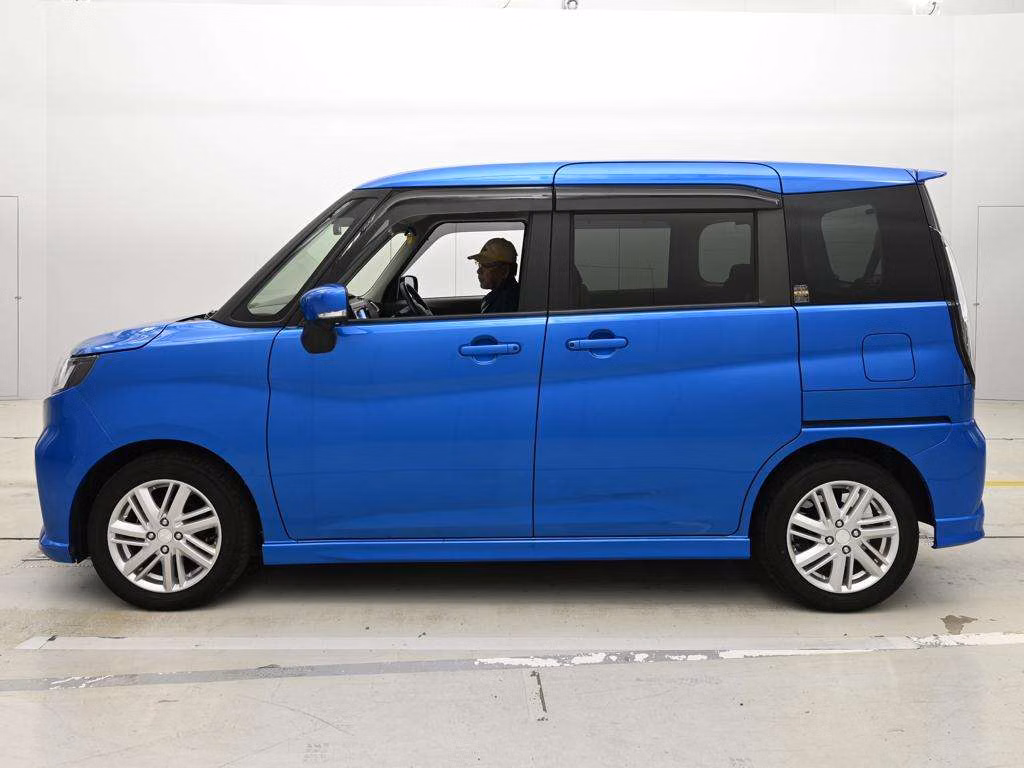 MITSUBISHI DELICA D:2