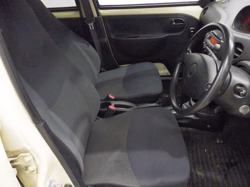 DAIHATSU ESSE