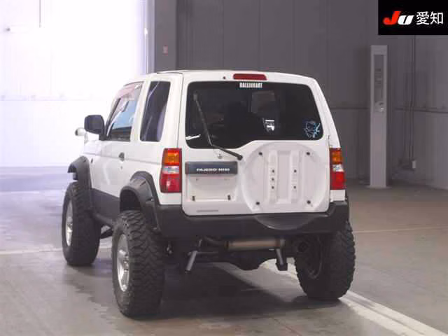 MITSUBISHI PAJERO MINI
