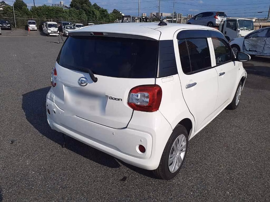 DAIHATSU BOON