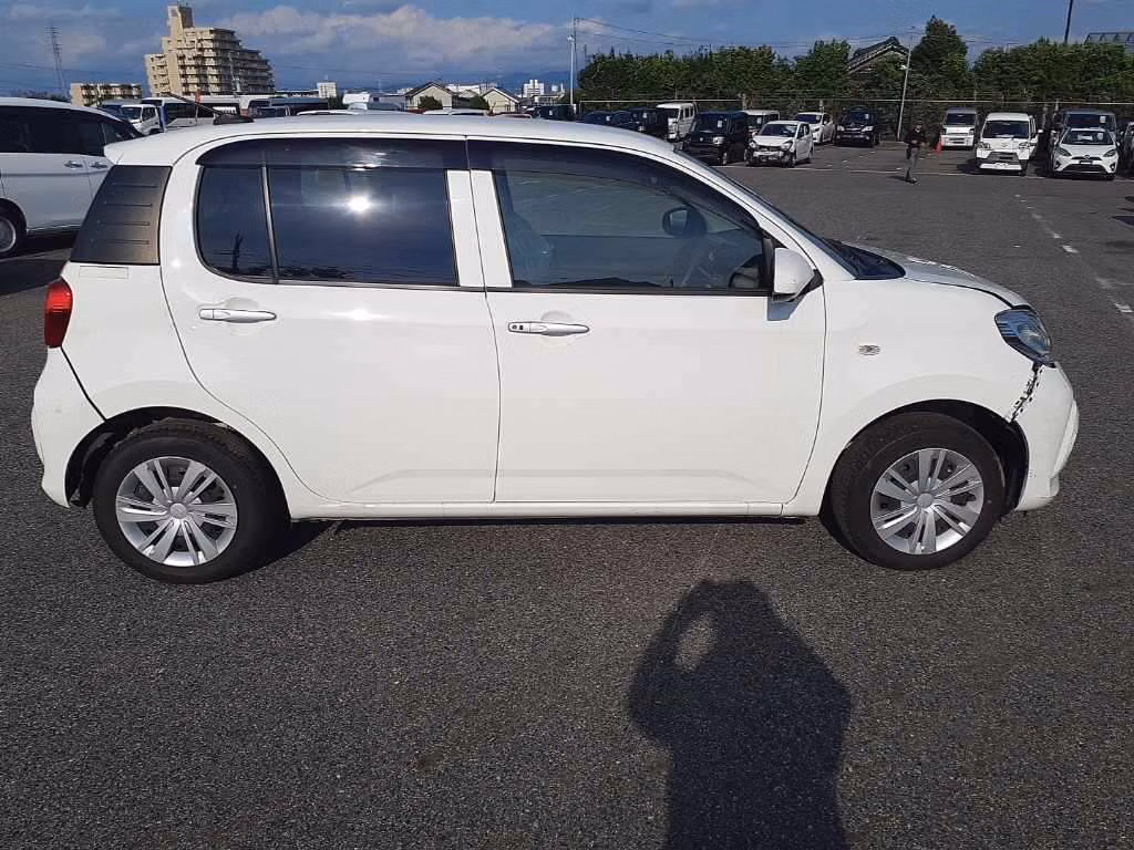 DAIHATSU BOON
