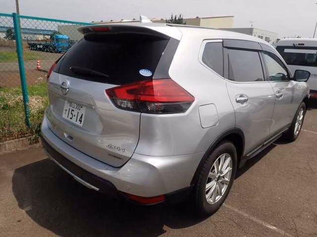 NISSAN X-TRAIL