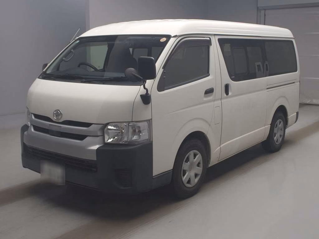 TOYOTA HIACE