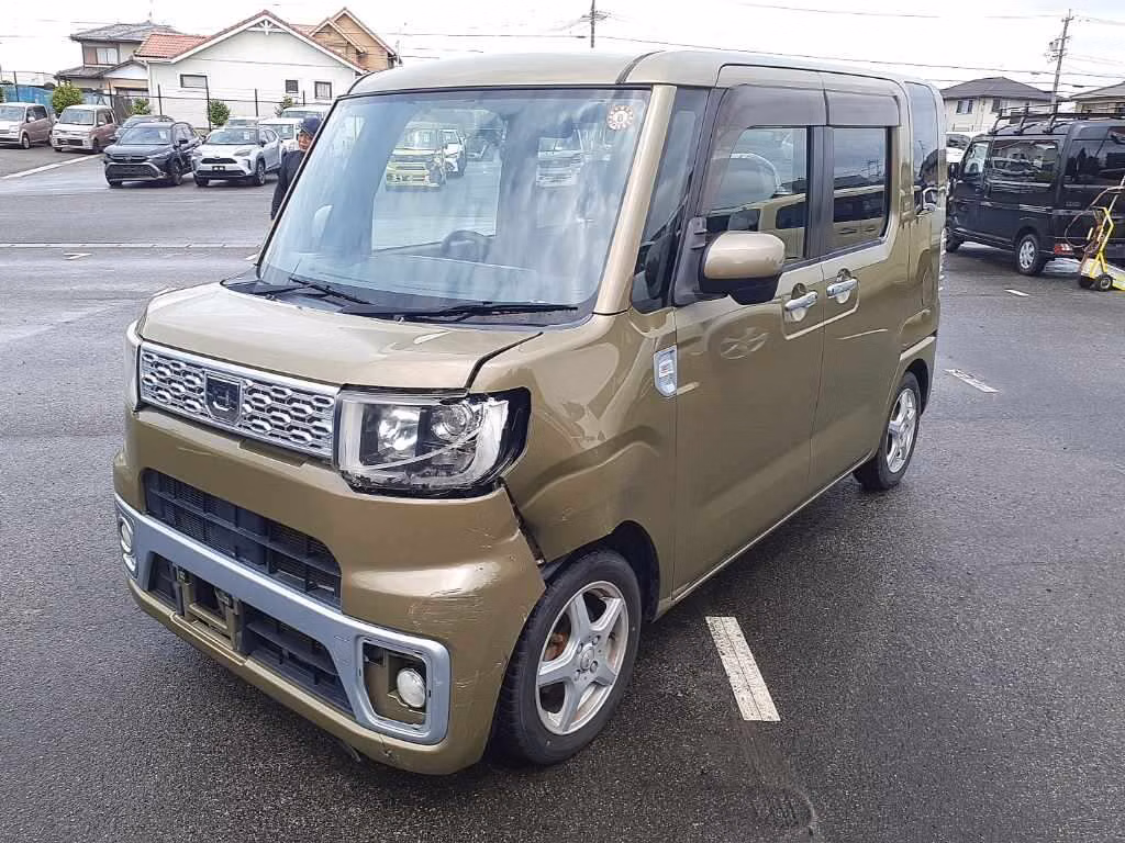 DAIHATSU WAKE