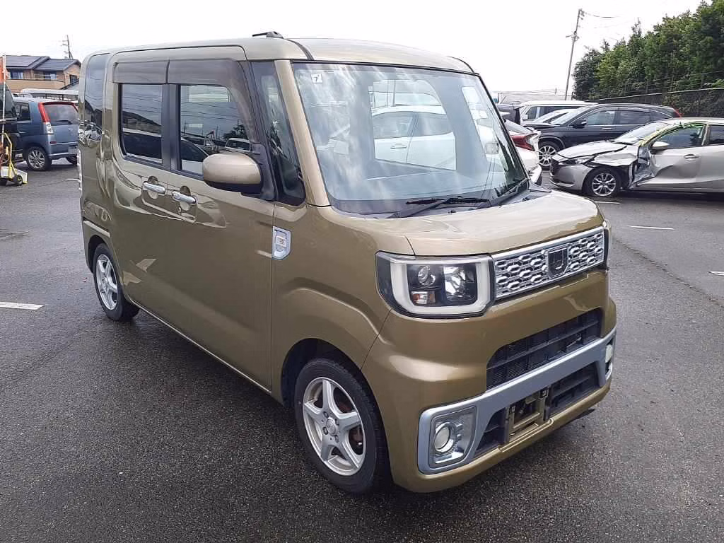 DAIHATSU WAKE