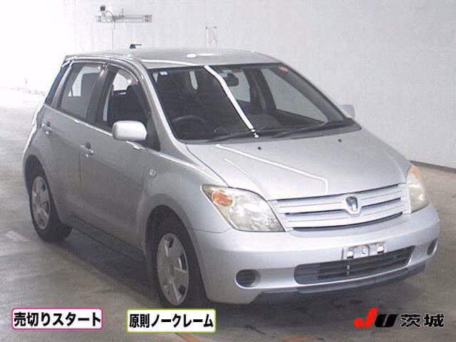 TOYOTA IST