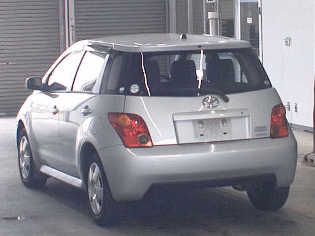 TOYOTA IST