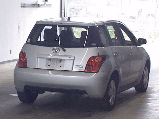 TOYOTA IST