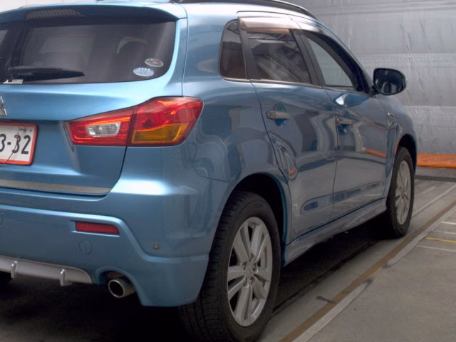 MITSUBISHI RVR