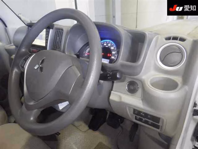 MITSUBISHI TOWN BOX