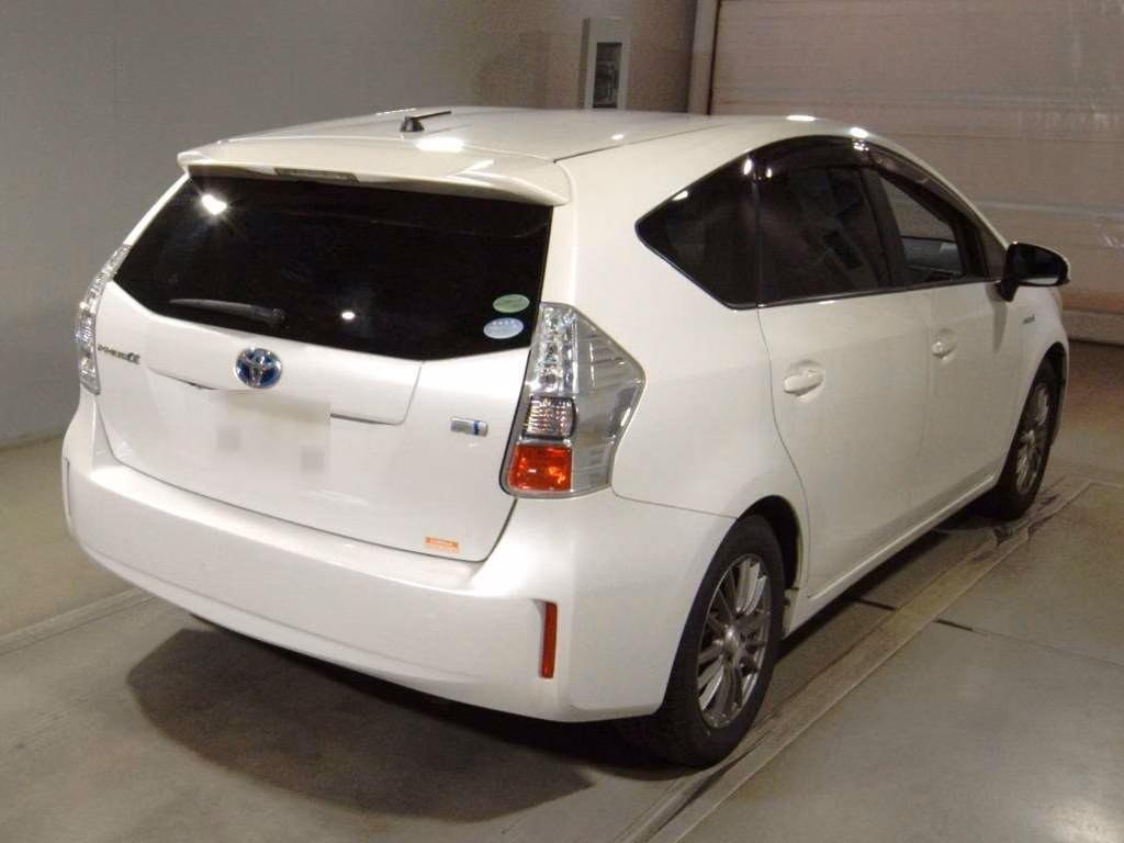 TOYOTA PRIUS ALPHA