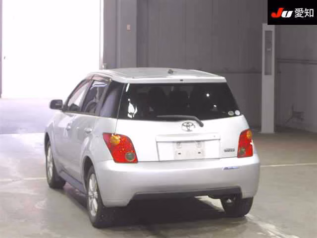 TOYOTA IST
