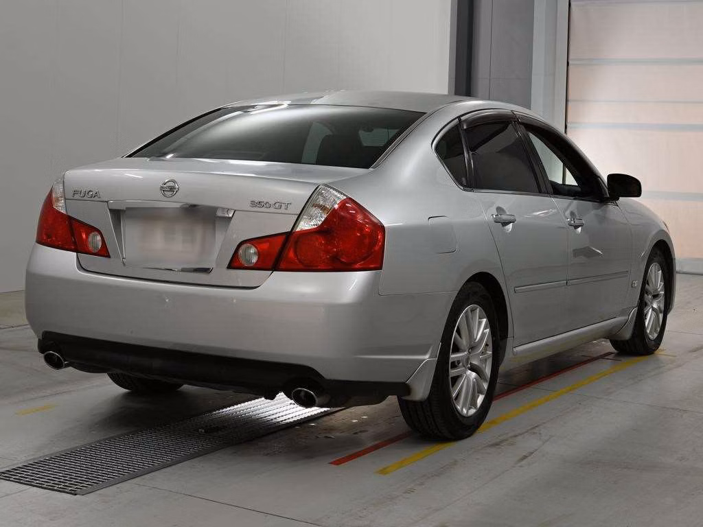 NISSAN FUGA