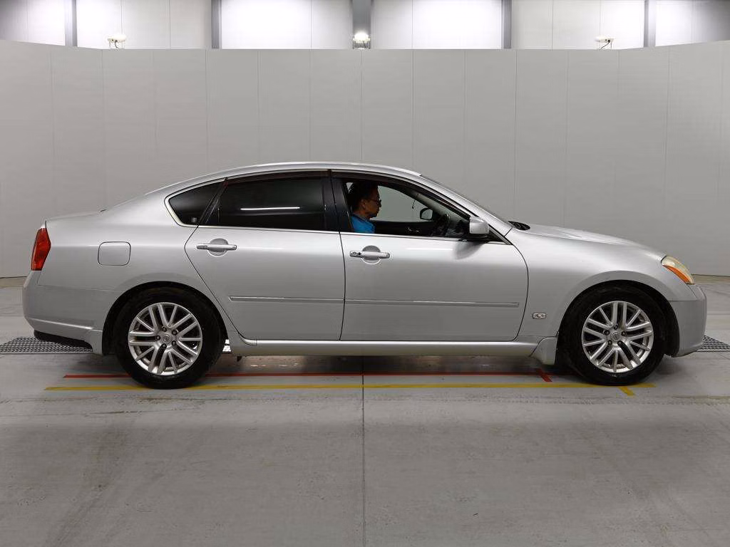 NISSAN FUGA