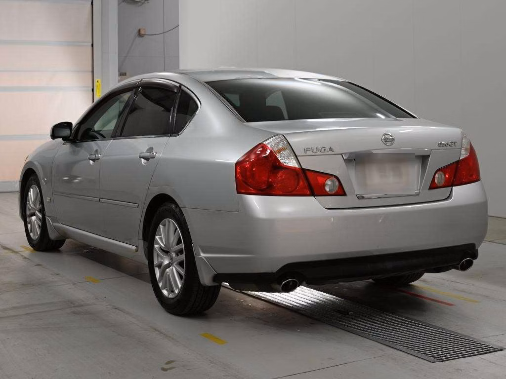 NISSAN FUGA