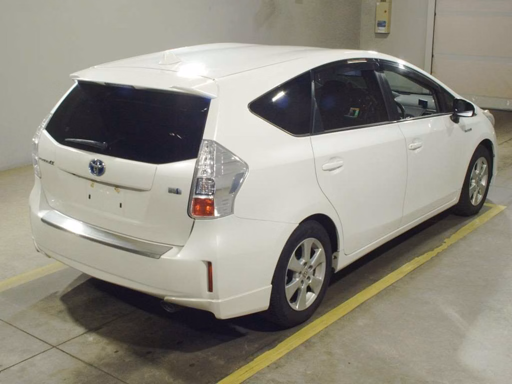 TOYOTA PRIUS ALPHA