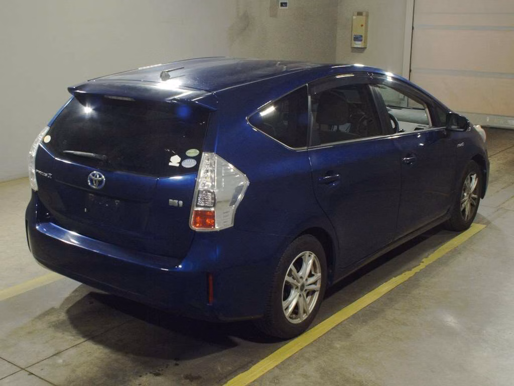 TOYOTA PRIUS ALPHA