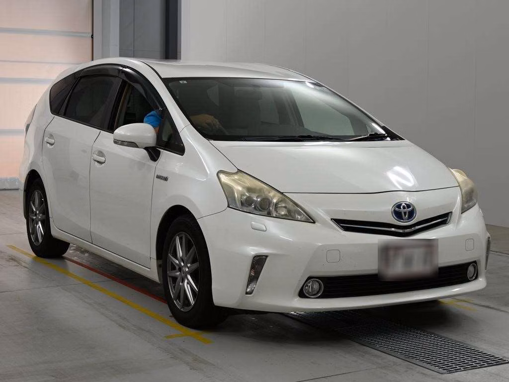 TOYOTA PRIUS ALPHA