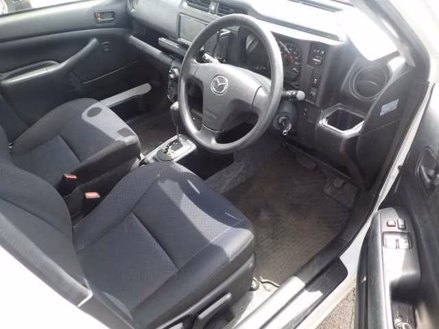MAZDA FAMILIA