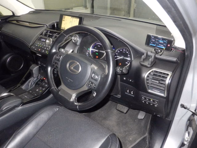 LEXUS NX300H