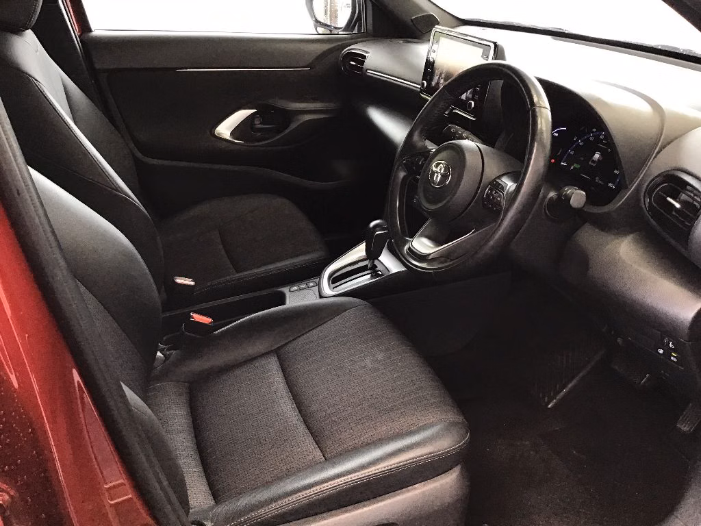TOYOTA YARIS CROSS