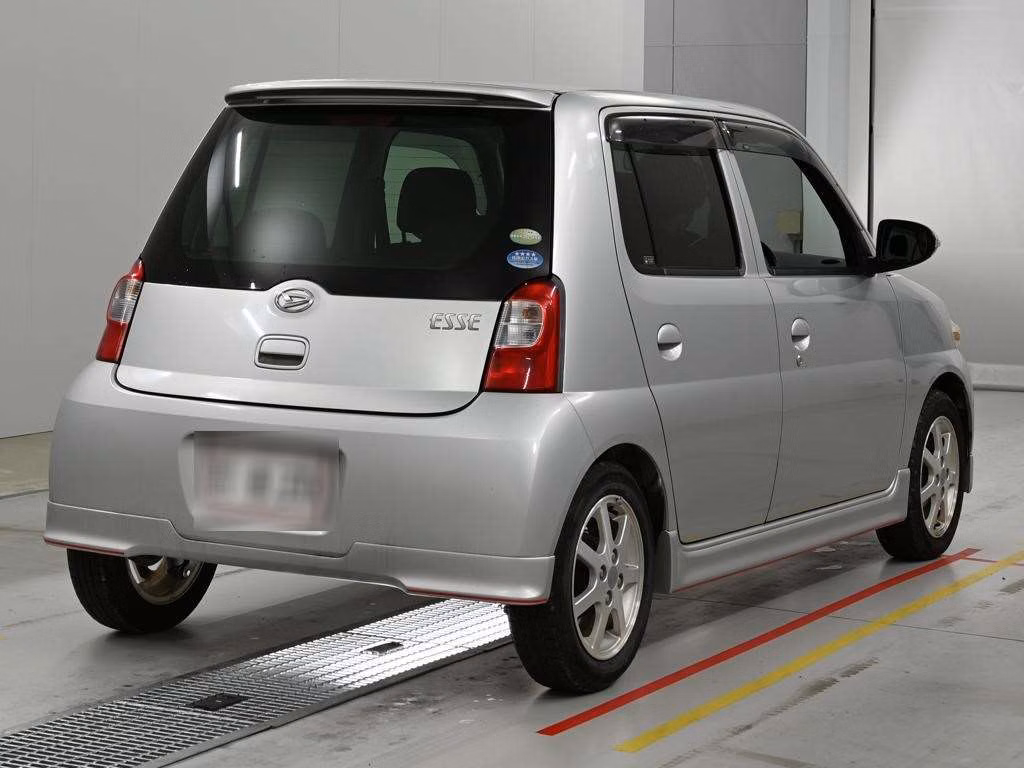 DAIHATSU ESSE